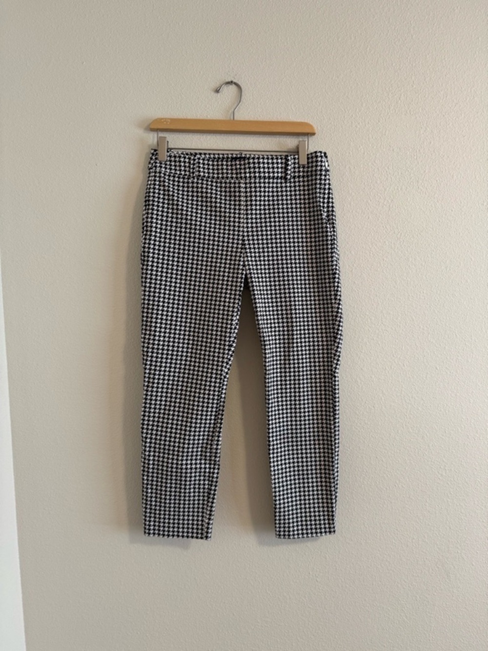 J. CREW SIZE 6 CROPPED HOUNDSTOOTH DRESSY PANTS LOT5924